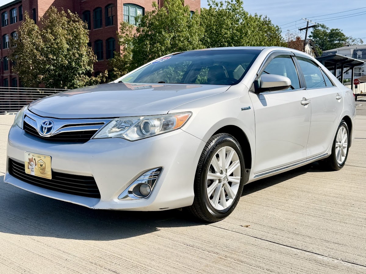 2013 Toyota Camry Hybrid XLE — photo 1