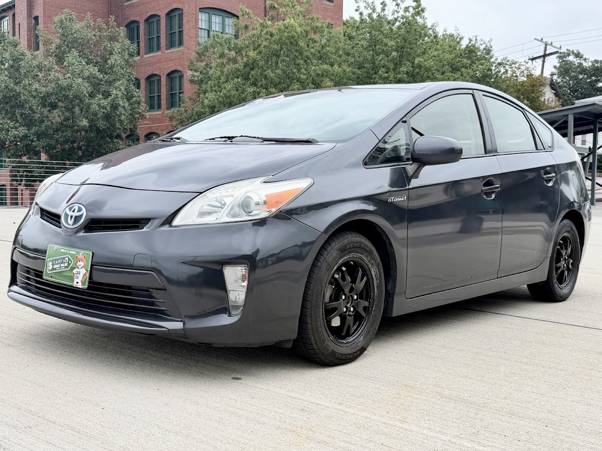 2013 Toyota Prius Three — photo 1